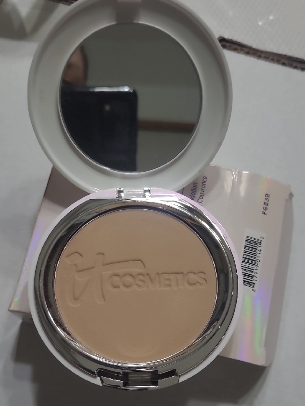 IT cosmetics Celebration Foundation Illumination Full Coverage, Medium - Picture 6 of 9